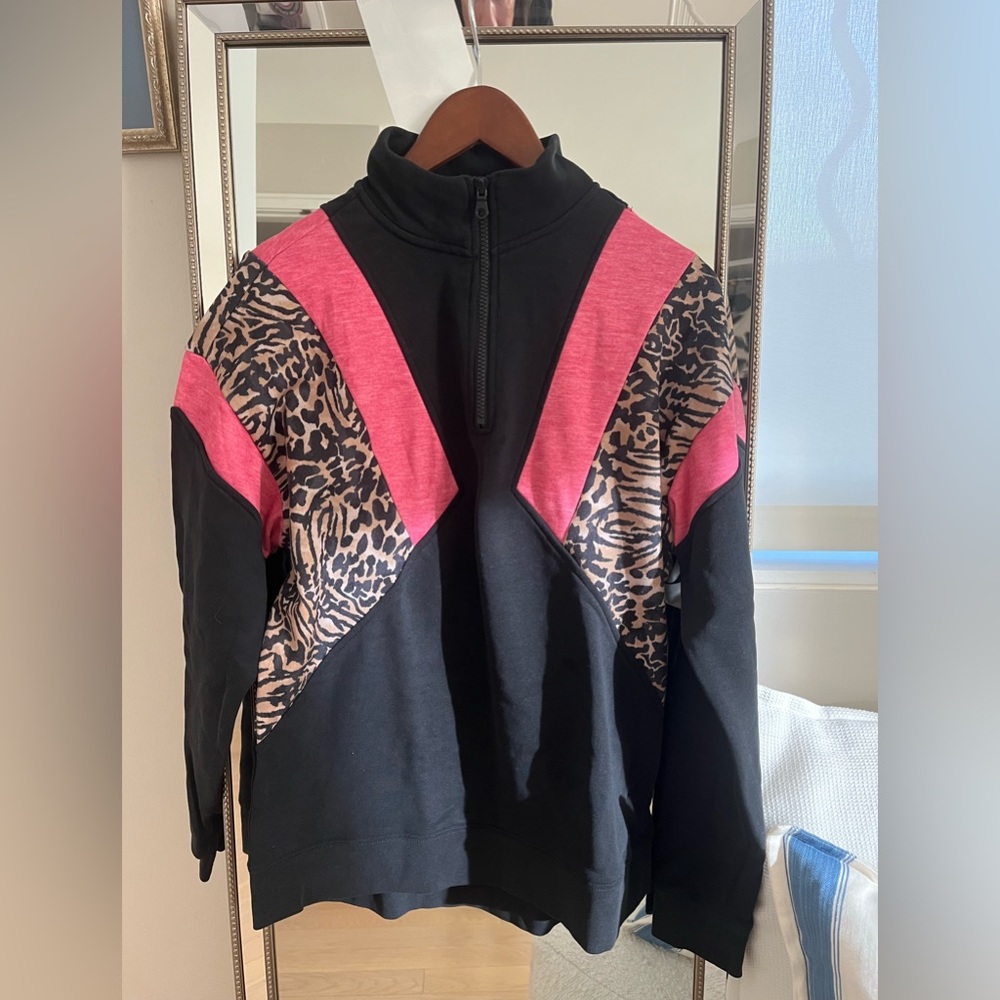 Beach riot half zip sweatshirt in medium